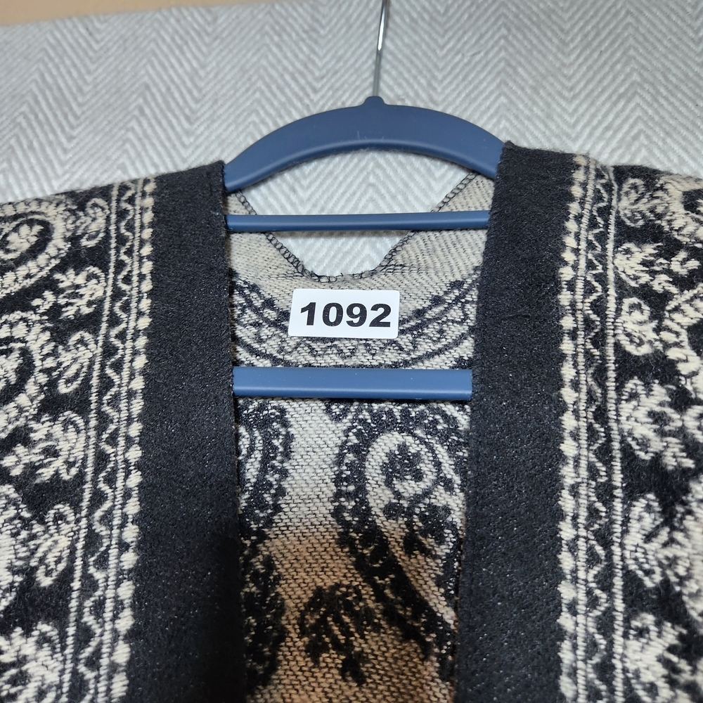 Tasseled Knit Black and White Paisley Poncho One Size - Picture 4 of 8